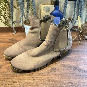 Steve Madden Gianna Suede Boots